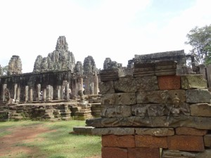 5-1カンボジア　アンコールトム　バイヨン　遺跡彫刻